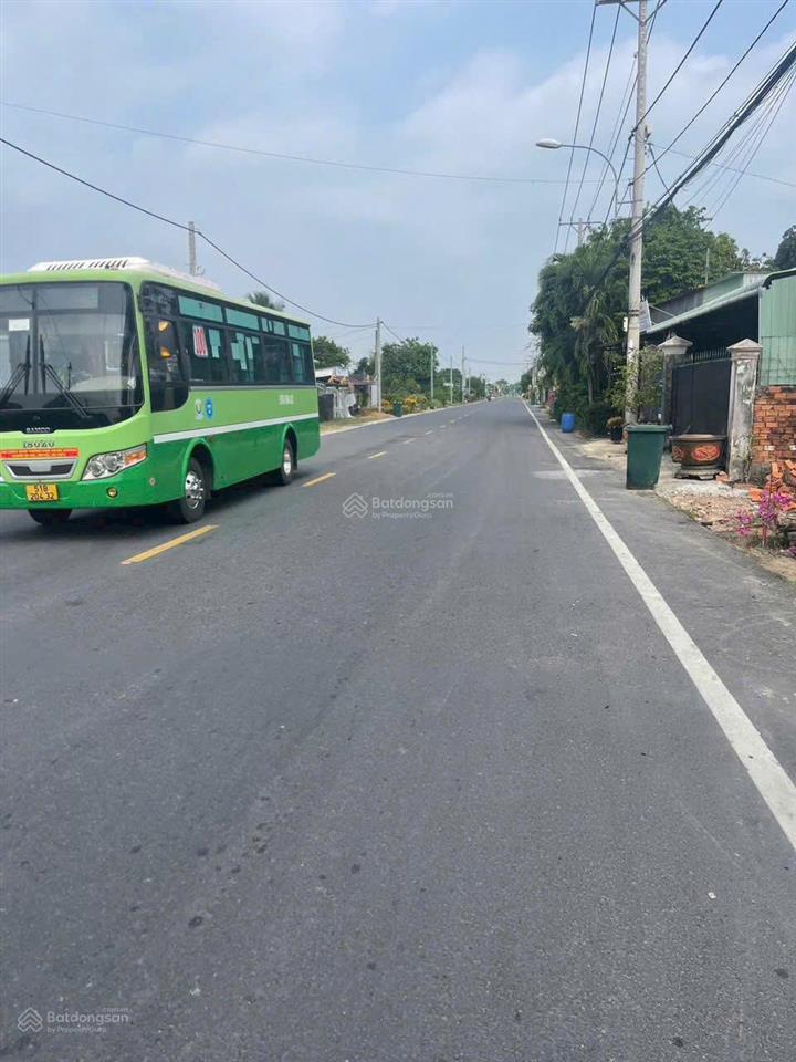 Bán gấp lô đất 2 mặt tiền đường tỉnh lộ 7 shr giá 950tr thương lượng