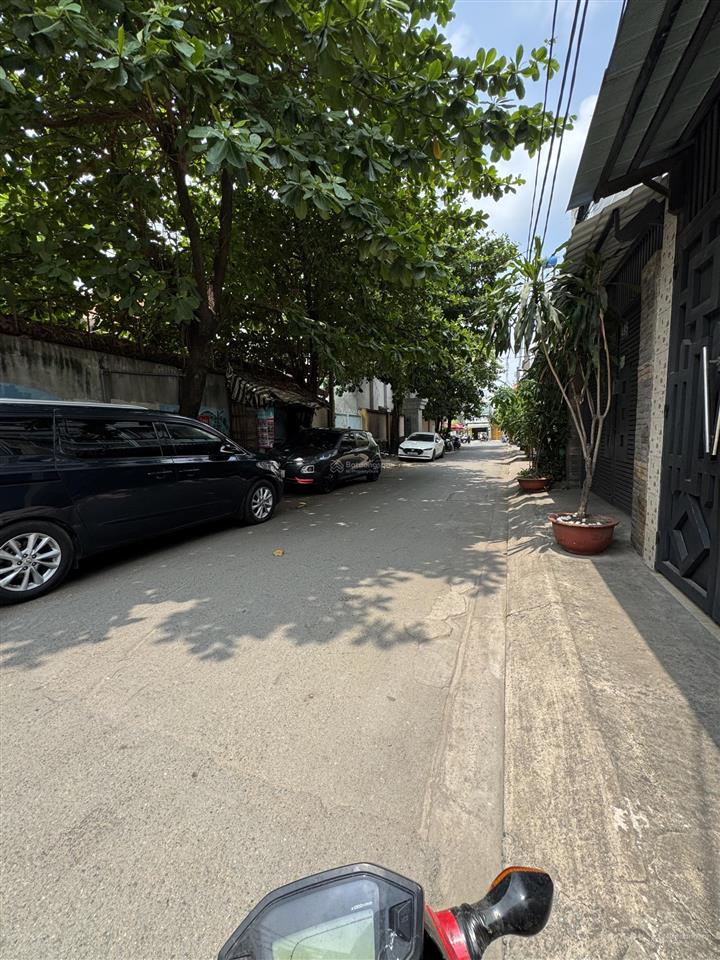 Nhà dt 60m2,ngang 4 ,sổ vuông,nhỉnh 9tỷ