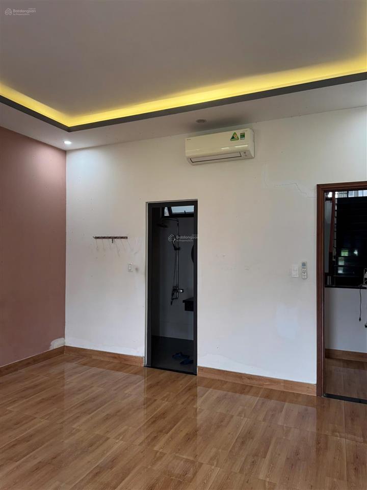 Cho thuê nhà 3 tầng đường 29/3, hoà xuân  diện tích 100m², ngang 5m