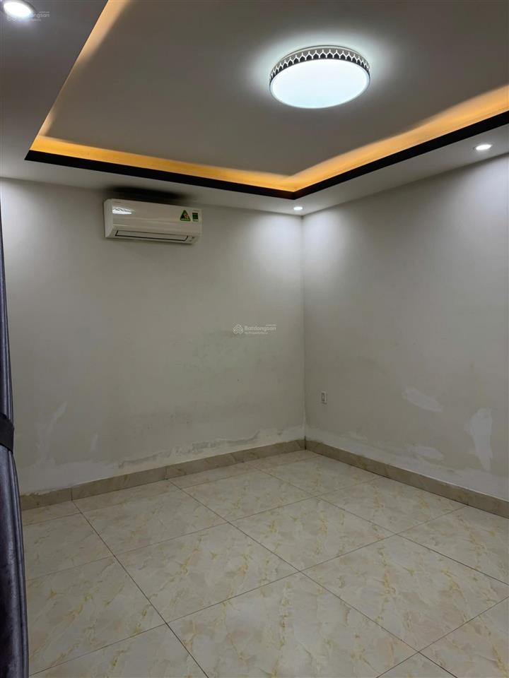 Cho thuê nhà 3 tầng đường 29/3, hoà xuân  diện tích 100m², ngang 5m
