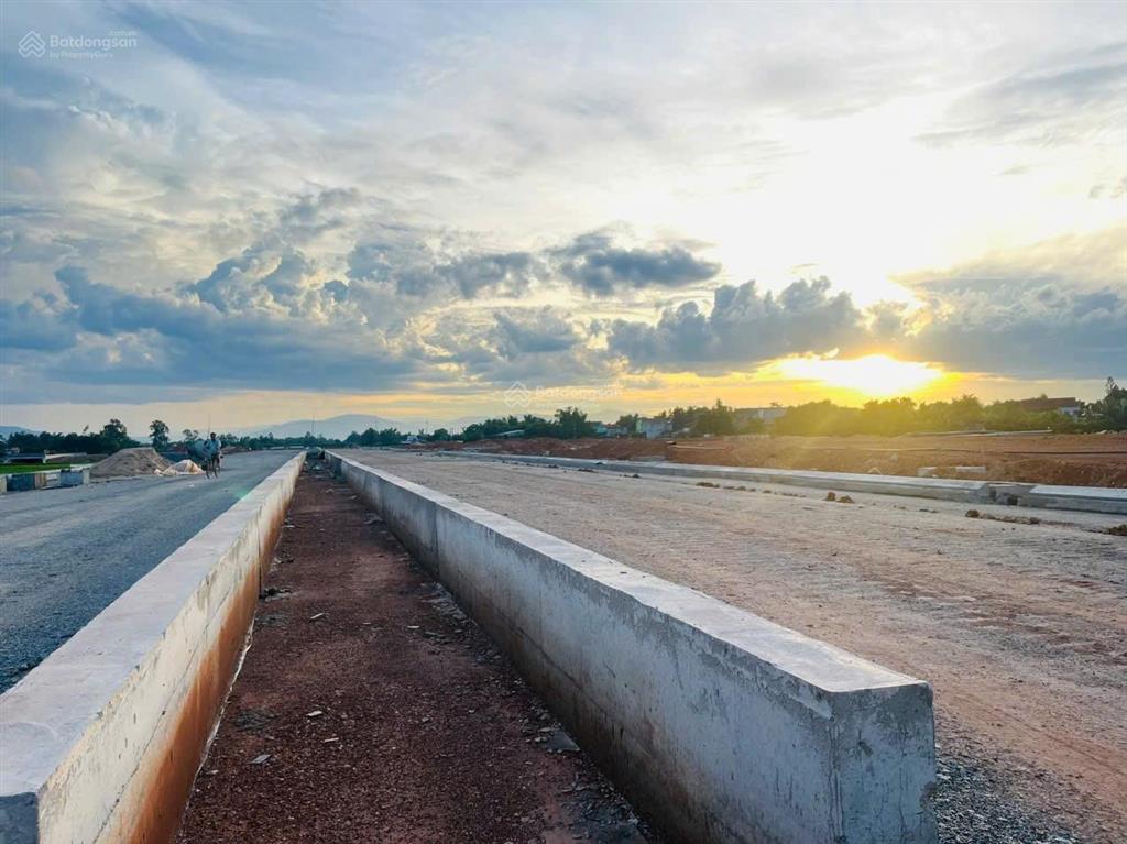 Bán đất nền dự án siêu hot tại lô 48, khu đô thị mới cẩm văn, 2,7 tỷ, 127m2