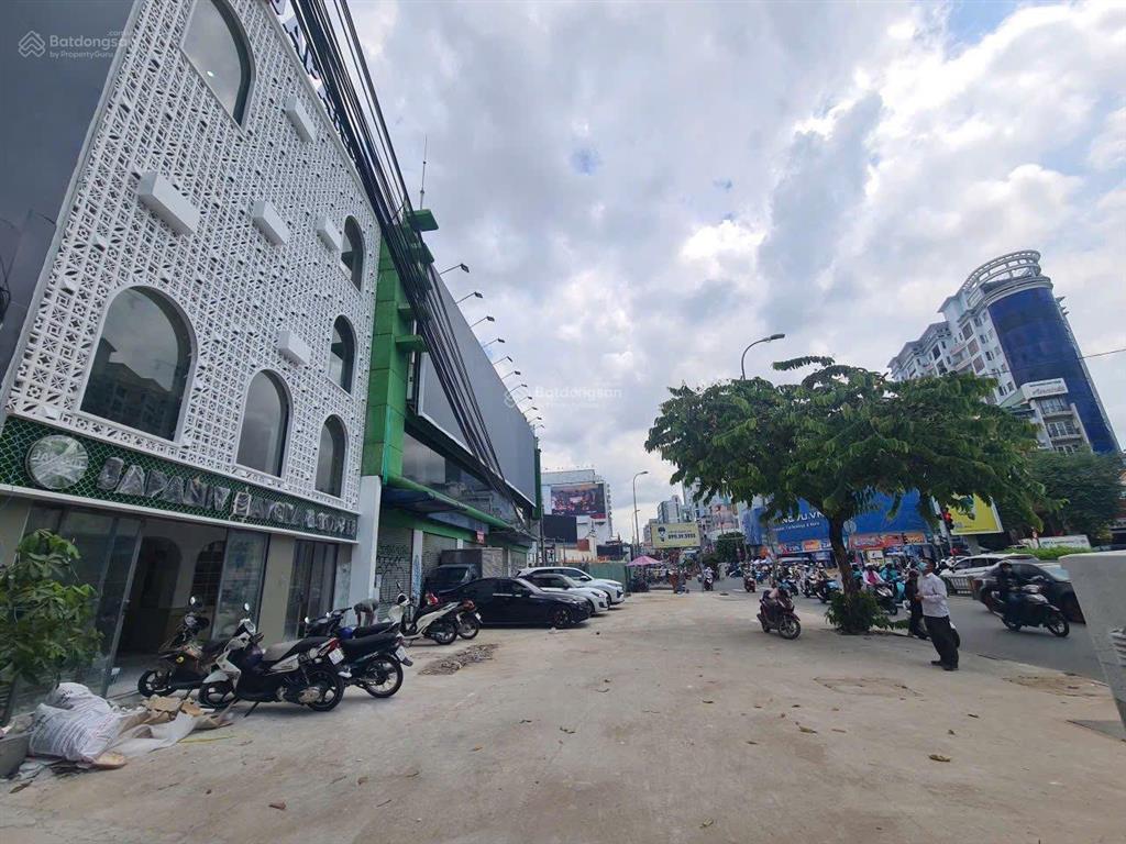 Bán nhà cách mạng tháng 8 105m²  mặt tiền  ngang 8m  quận 1  giá 110 tỷ