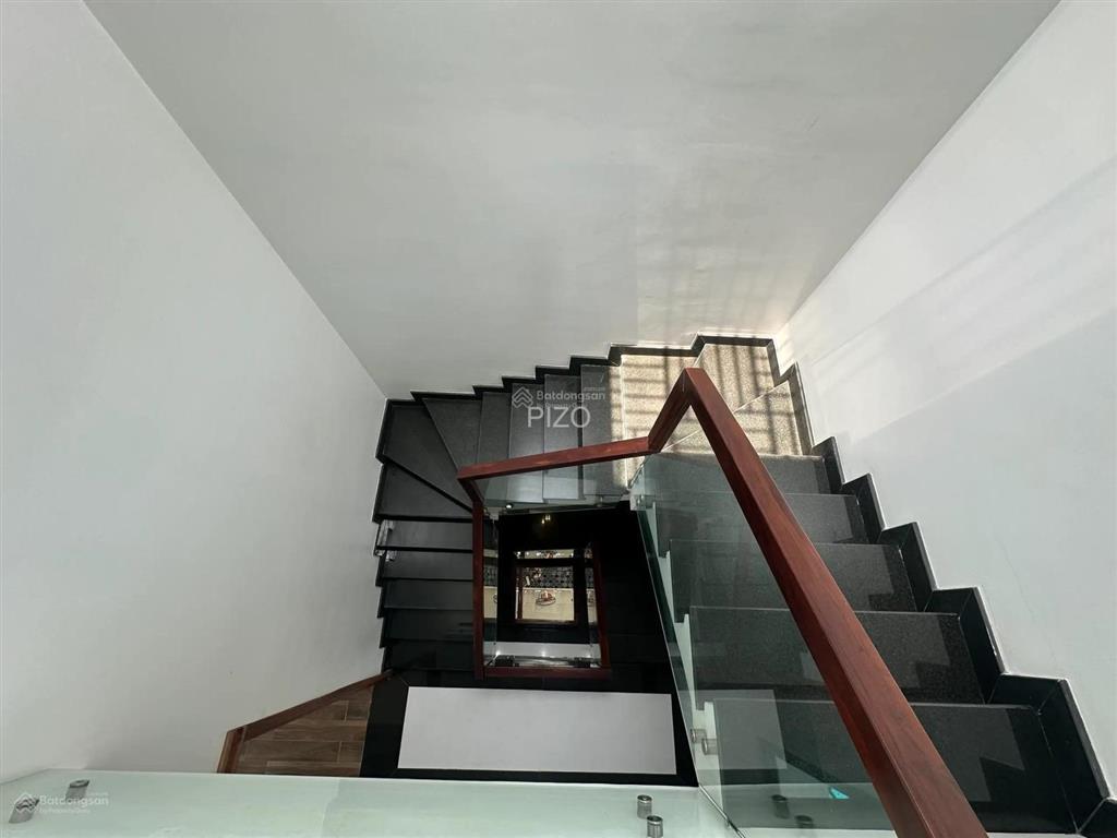 Hẻm cá mập! nhà đẹp lê văn duyệt  bt ngang 4.85mx12.75m,3 tầng sân thượng giá 15,5tỷ thương lượng