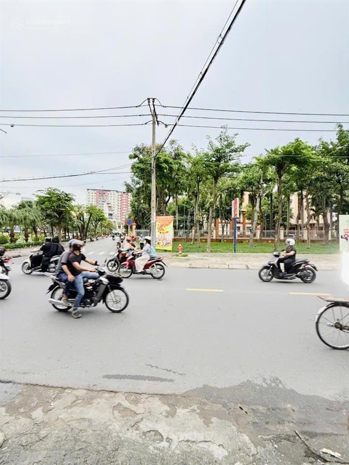 Mặt tiền thoại ngọc hầu  ngang 6x27m  nhỉnh 12 tỷ  tân phú