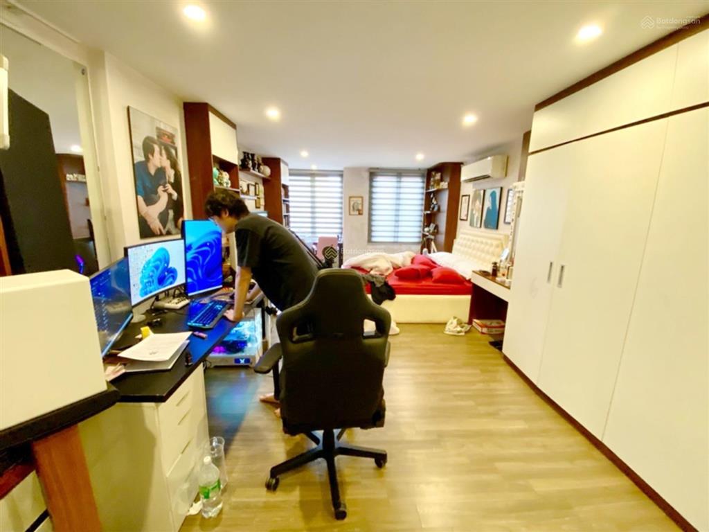 Bán nhà mặt ngõ hoàng quốc việt, ô tô vào nhà, 45m2 x 6t thang máy. mt 4,8m. 19 tỷ