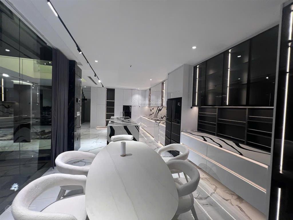 Bán biệt thự góc 2 mặt tiền khu mỹ gia phú mỹ hưng quận 7 có thang máy hồ bơi smarthome
