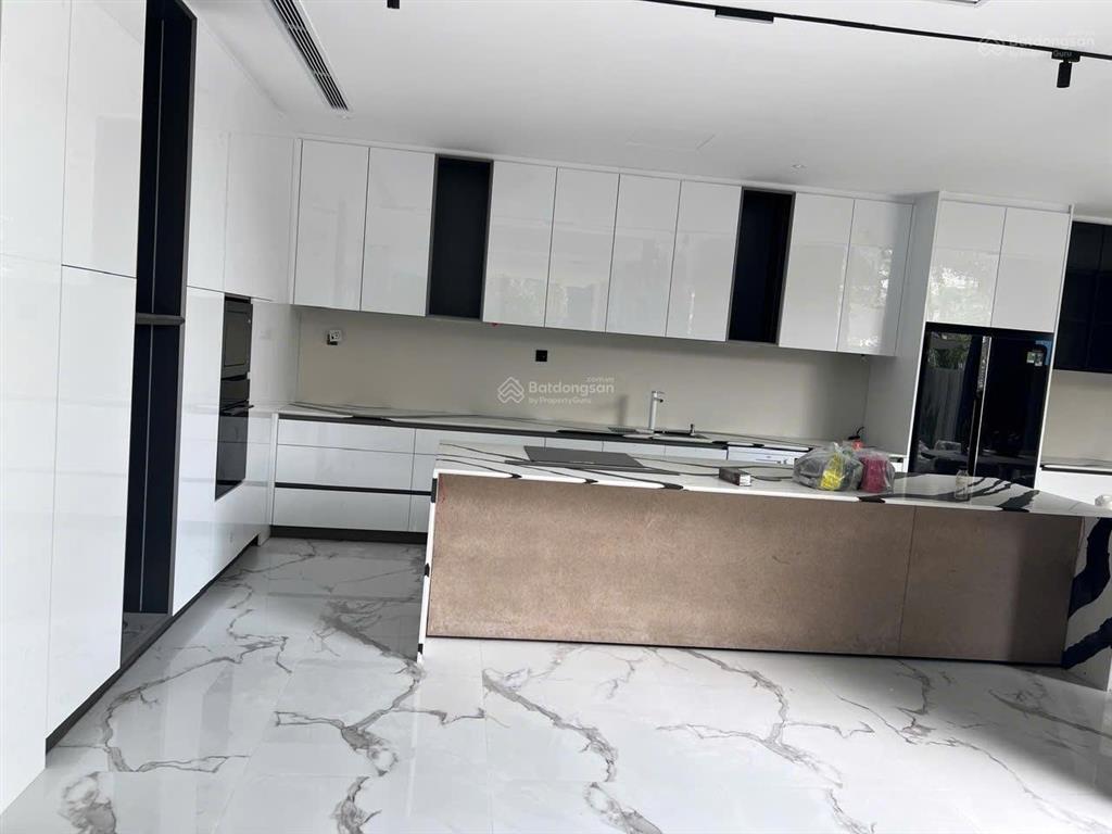 Bán biệt thự góc 2 mặt tiền khu mỹ gia phú mỹ hưng quận 7 có thang máy hồ bơi smarthome