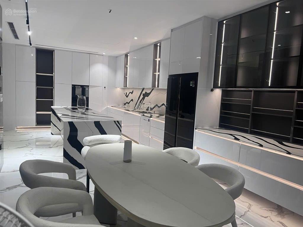 Bán biệt thự góc 2 mặt tiền khu mỹ gia phú mỹ hưng quận 7 có thang máy hồ bơi smarthome