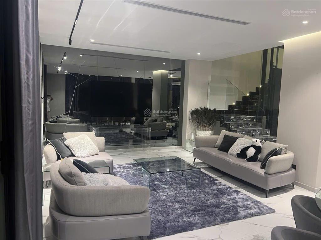 Bán biệt thự góc 2 mặt tiền khu mỹ gia phú mỹ hưng quận 7 có thang máy hồ bơi smarthome