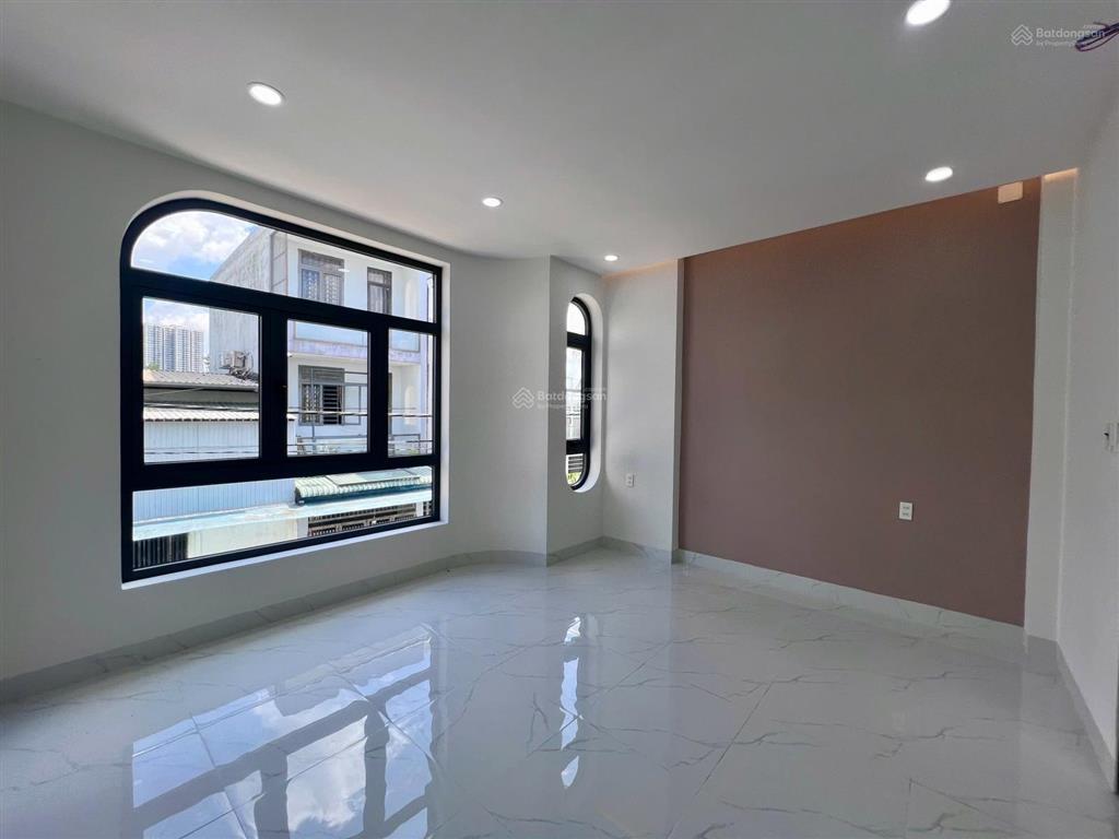 Ngộp bank 3t cách vin 5 phút  nhà mới 3 tầng chưa đời chủ ở  4pn  nhỉnh 4