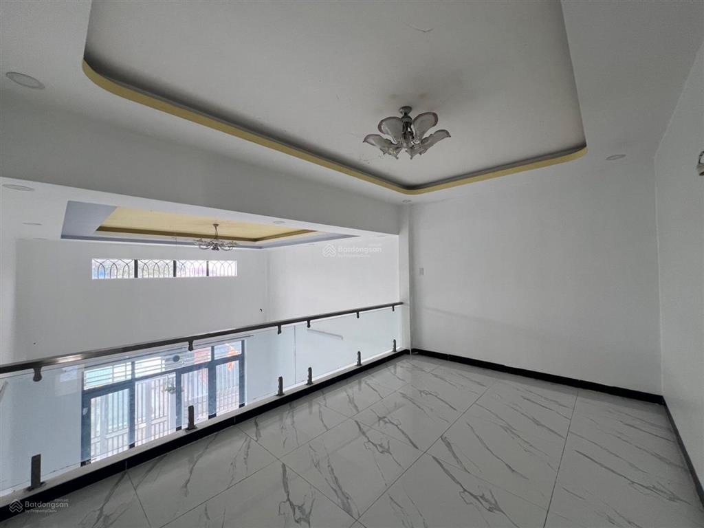 Tài chính hẹp  nhà rộng sát vin  69m2 ngang 5m  hiếm