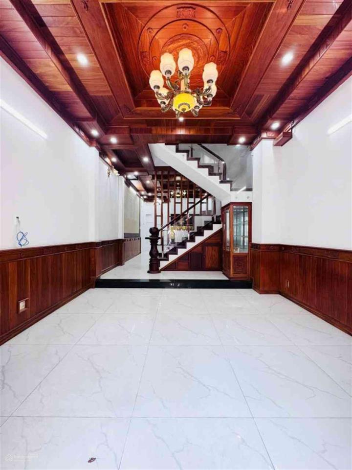 Gấp!!! ql13  3 tầng 4 pn khép kín  xe hơi đậu đỗ ngày đêm  7ty
