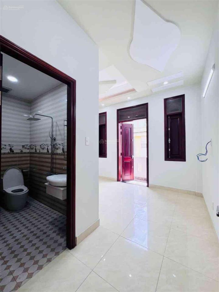 Gấp!!! ql13  3 tầng 4 pn khép kín  xe hơi đậu đỗ ngày đêm  7ty