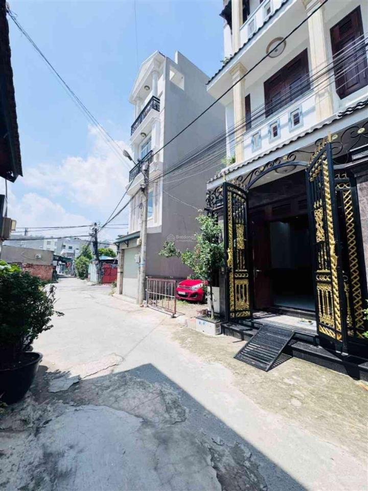 Gấp!!! ql13  3 tầng 4 pn khép kín  xe hơi đậu đỗ ngày đêm  7ty