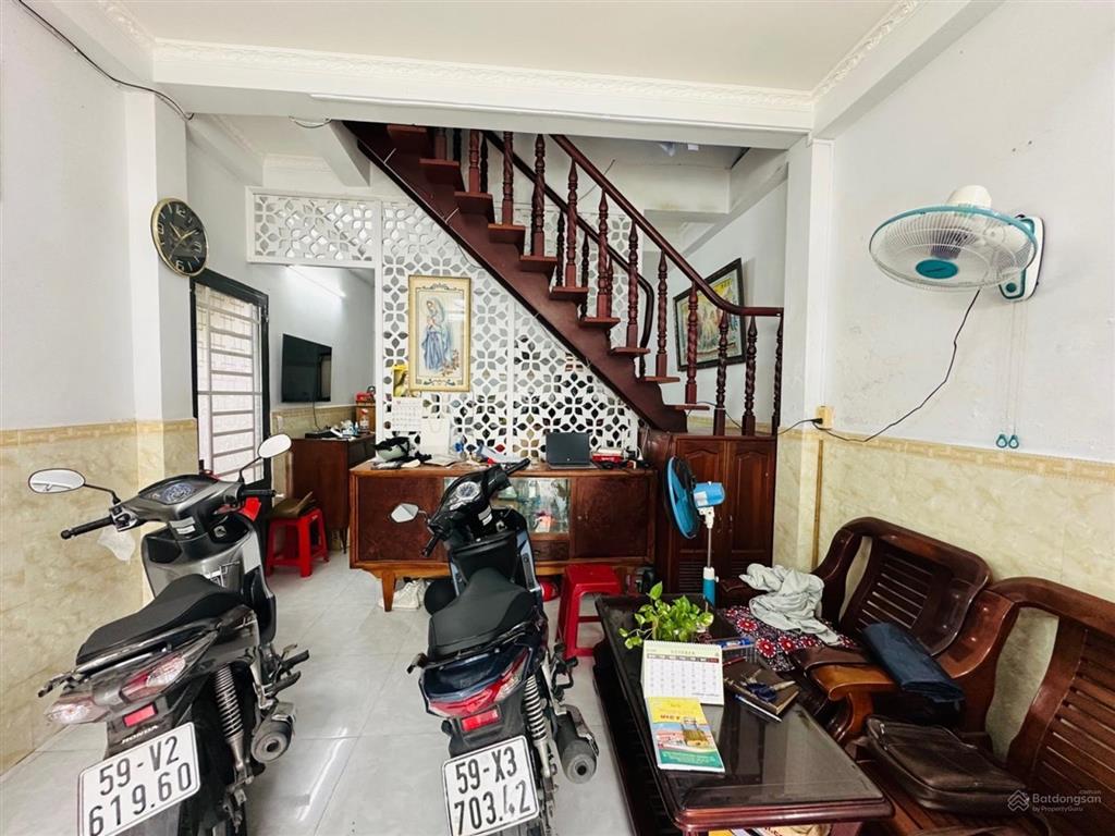 Lô góc, sát mặt tiền  nhà 2 tầng ngay ql13  3.x tỷ