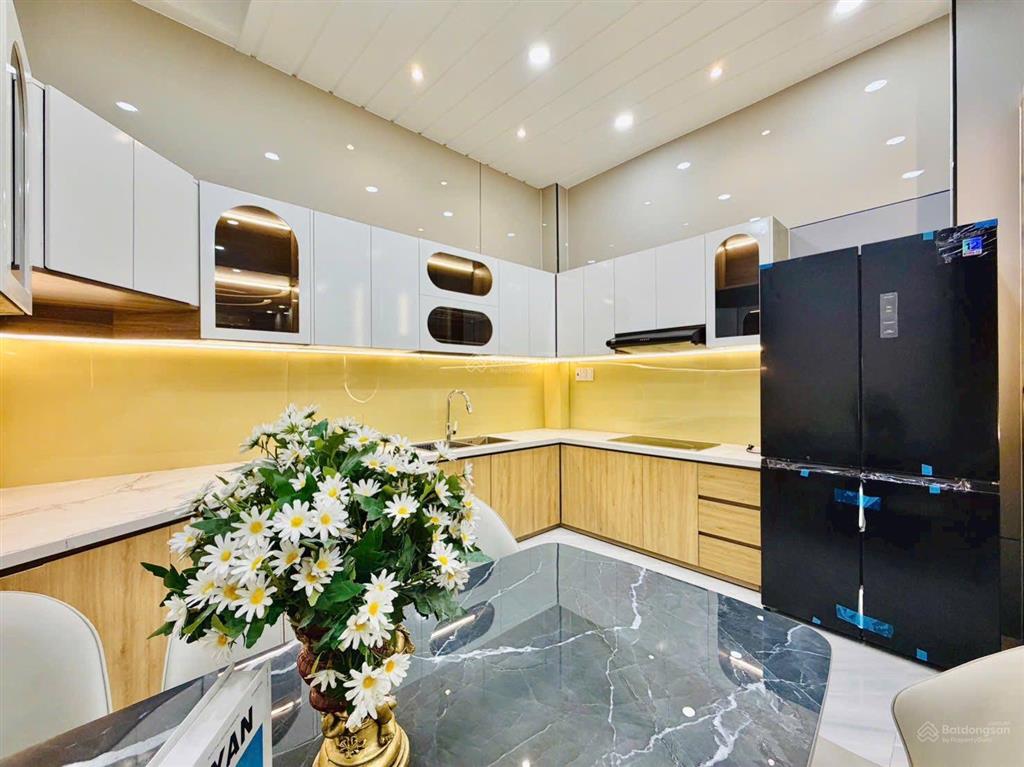 Bán nhà bình trị đông  lê văn quới, 2 tầng, 60m2, hxh, giá chỉ 5 tỷ