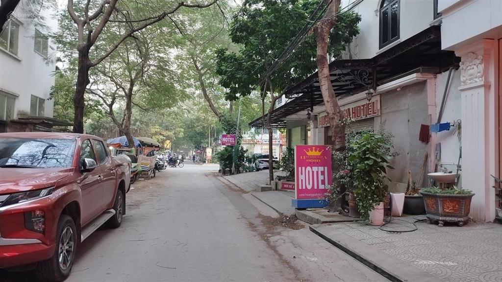Thật 100%! bán tòa văn phòng 10 tầng khu đấu giá yên xá  phùng hưng dtich 130m2 mt6.3m giá 42 tỷ