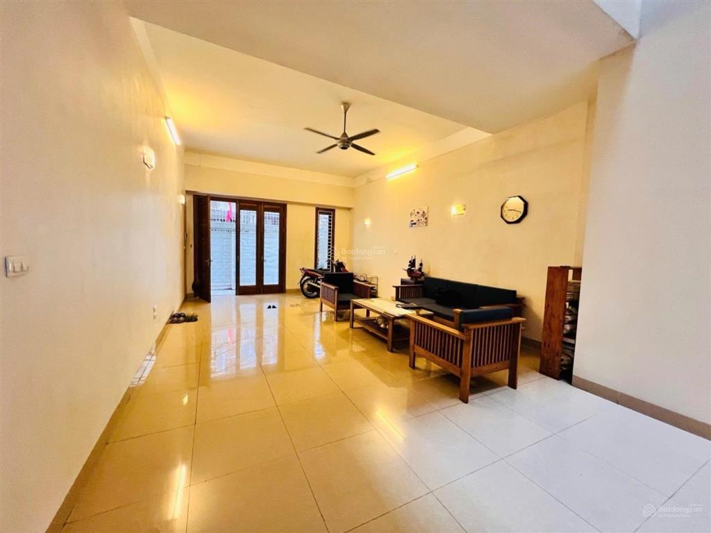 Siêu hiếm chính chủ bán nhà homestay lạc long quân ở kết hợp cho tây thuê giá tốt 100m ra hồ tây