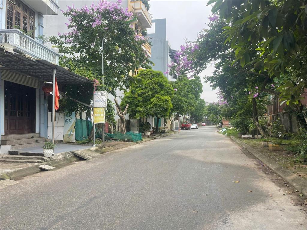Bán đất phố thượng thanh cực hiếm, lô góc, vỉa hè, 3 mặt thoáng, 51 m2, mt 6 m, giá chỉ 15.5 tỷ.