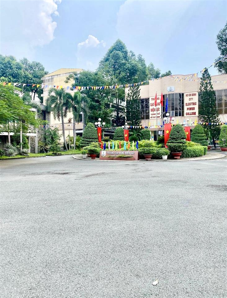 140m2, kẹt tiền bán rẻ nhà 5 tầng, hà huy giáp, apđ, q12, 7.1 tỷ, (ngay cđ điện lực)  45tr/th