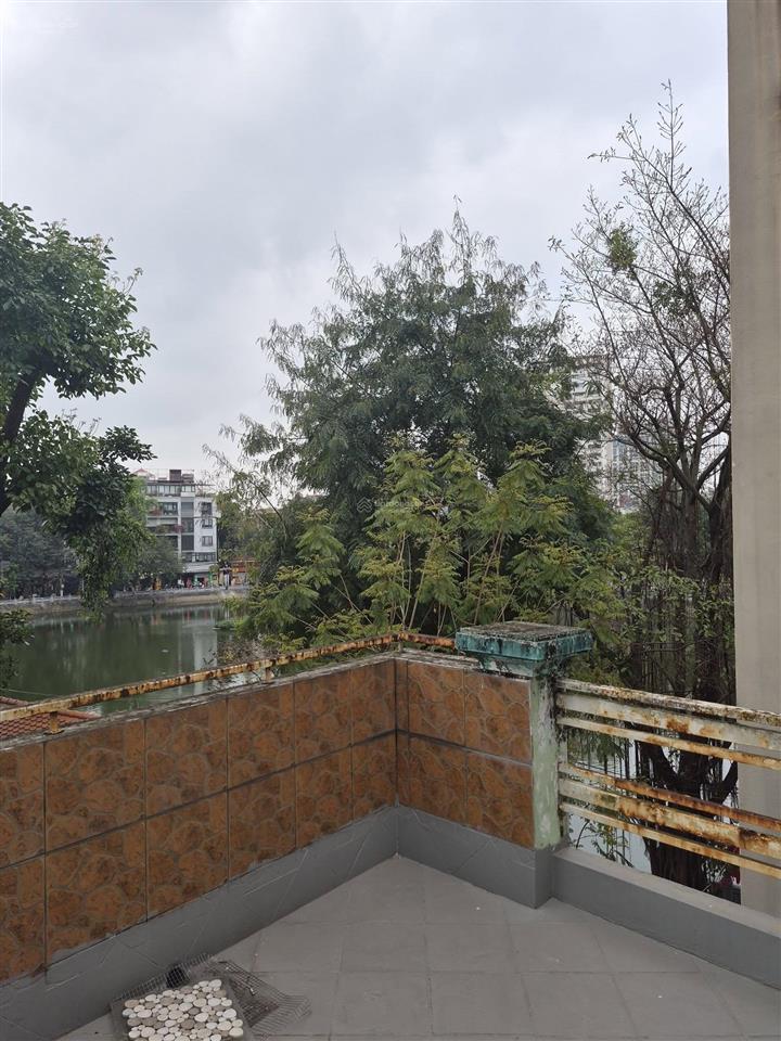Bán nhà hương viên, view hồ, dt 35m2 x 3 tầng, mặt tiền 7m, 12.5 tỷ
