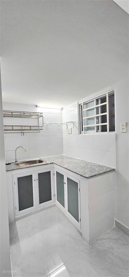 Phòng trọ bình dân phú nhuận (có gác,bếp,wc,cửa sổ)