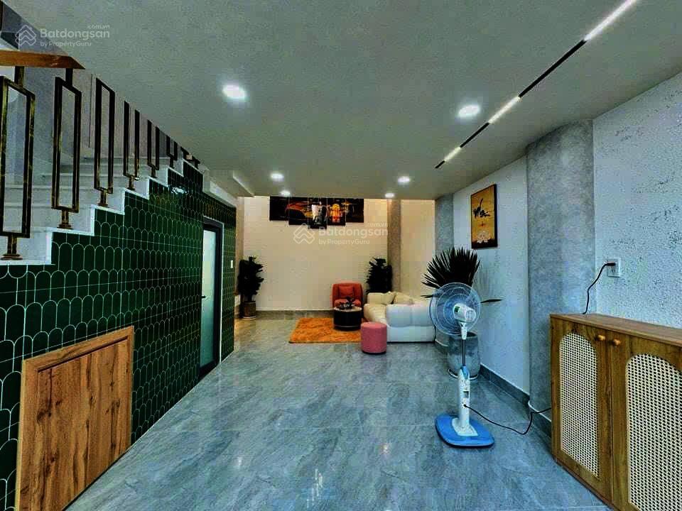 Bán nhà khu sân bay dễ cho thuê. chỉ hơn 2 tỷ là sở hữu 38m2 lam sơn, tân bình xây 3 tầng. hẻm 5m