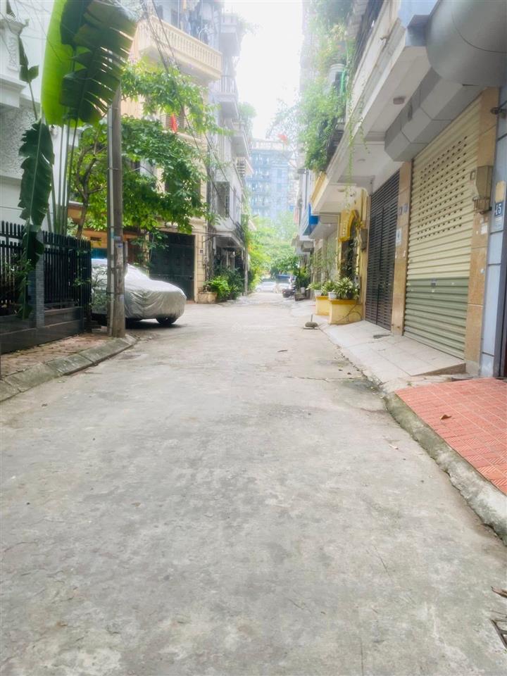 Phân lô  50m2  ô tô ngủ trong nhà  100m ra mặt phố