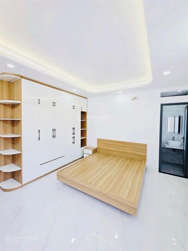 Hẻm ô tô 1/ lê lợi ngay đh công nghiệp ngang 4.5m4 tầng