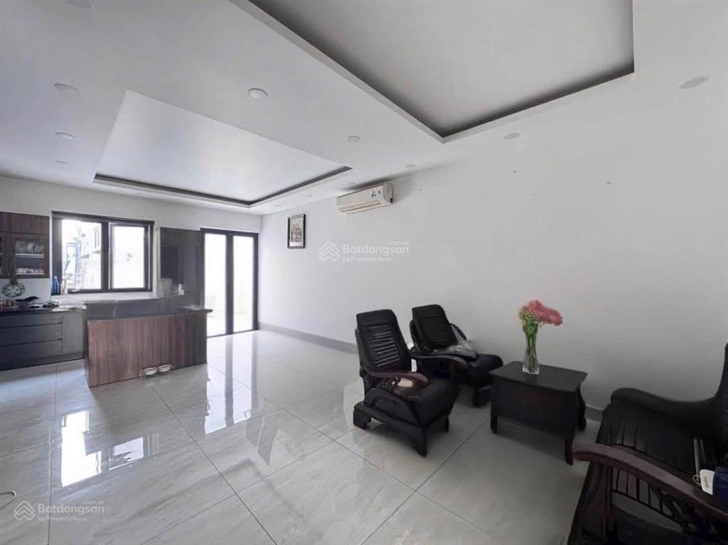 Hẻm 1/ lê lợi 68m24 tầng. chur bán về quê định cư