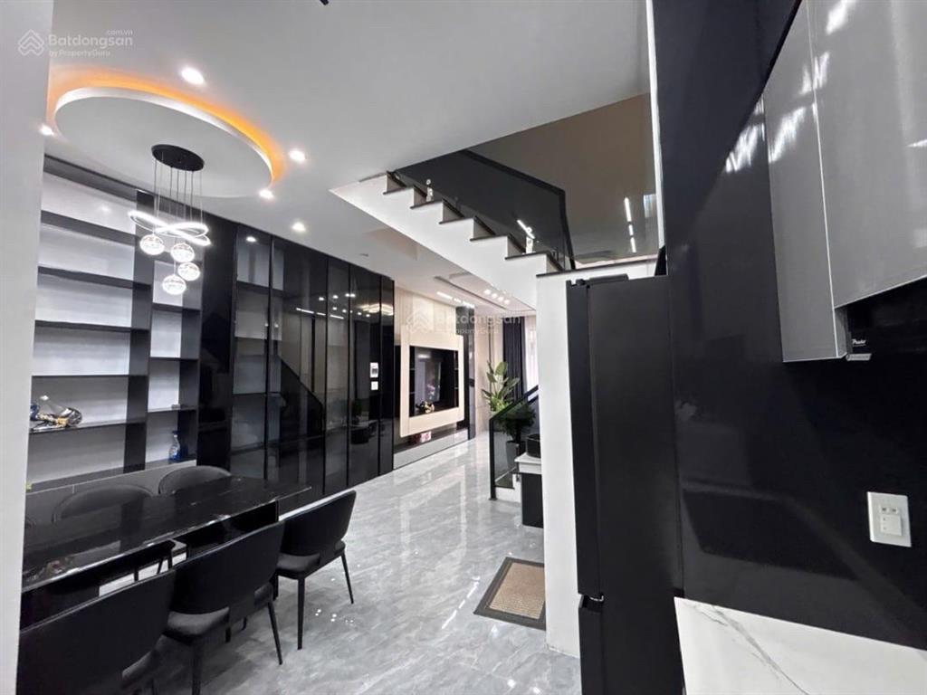Nhà 4 tầng mới trung tâm hoà cường gần trường đại học
