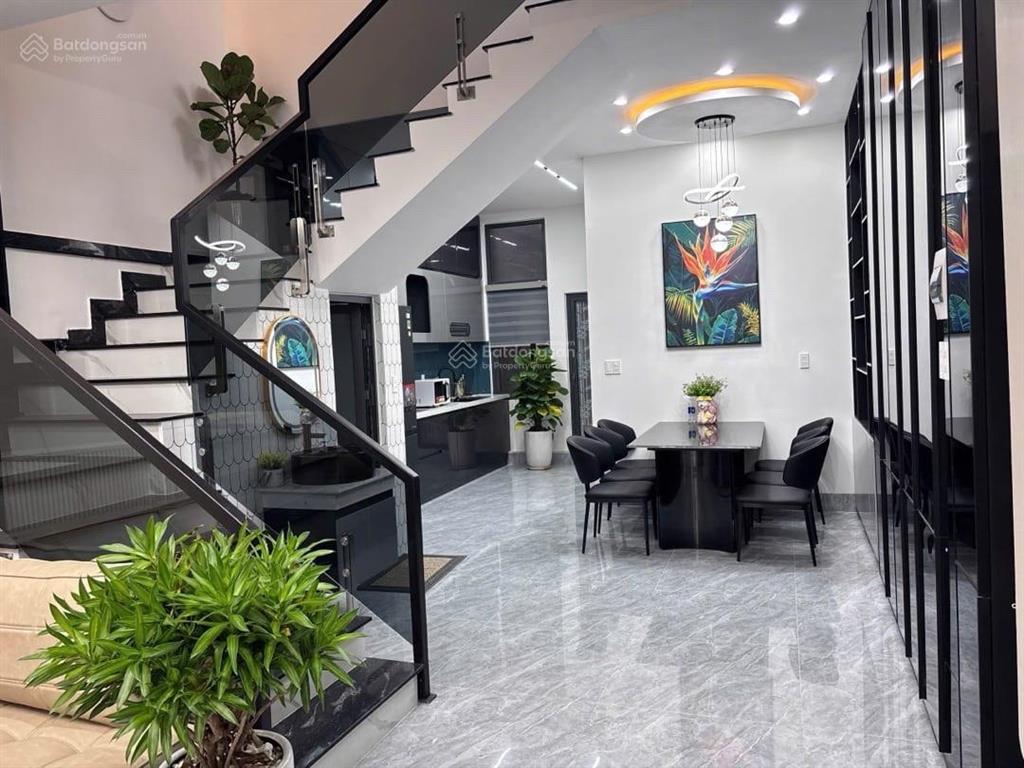 Nhà 4 tầng mới trung tâm hoà cường gần trường đại học