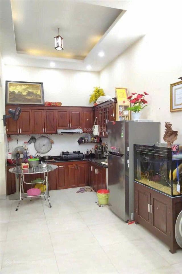 Đê la thành, tt đống đa, ngõ 3 gác thoáng rộng, nhà khung cột xây chắc chắn, 40m*5t