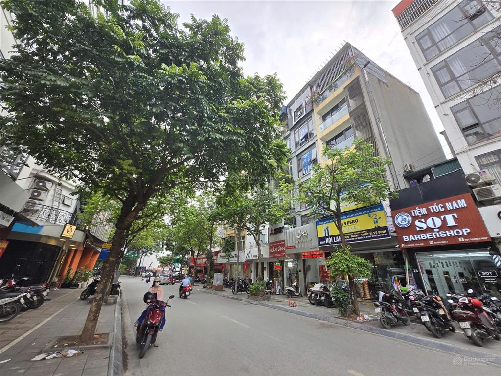 Chính chủ cần bán gấp nhà mặt phố trương công giai kinh doanh sầm uất ngày đêm giá 16.9 tỷ.