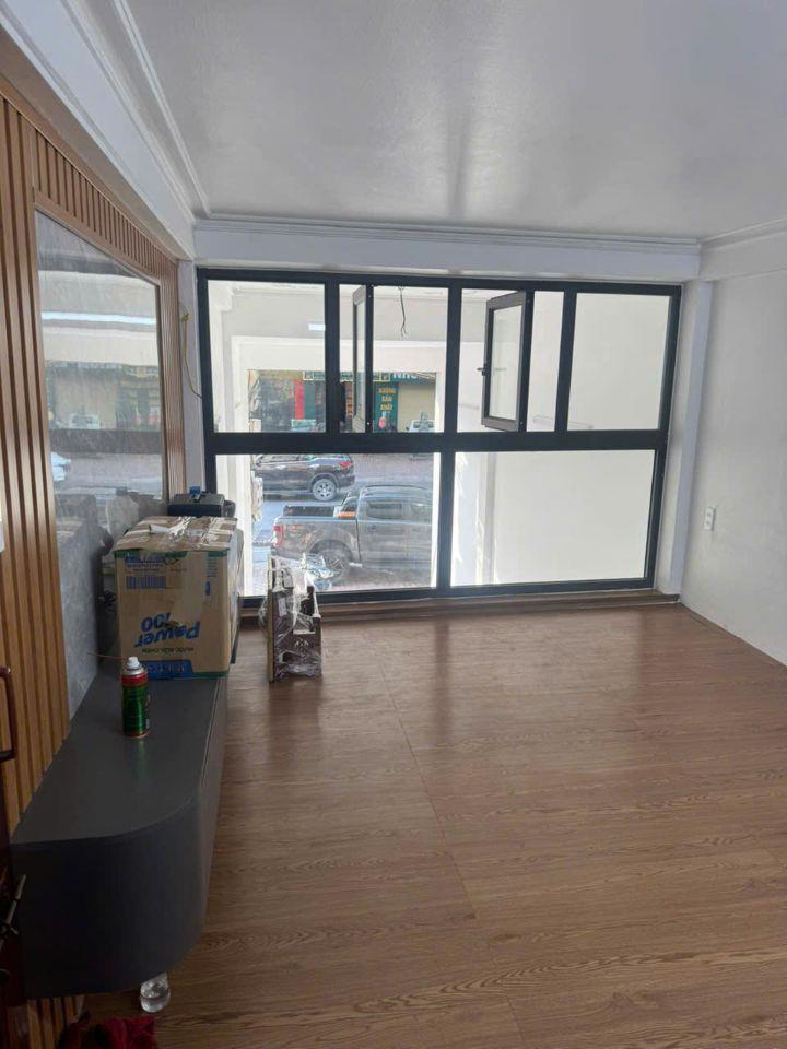 nhà 3 tầng mặt tiền có sẵn dòng tiền cho thuê