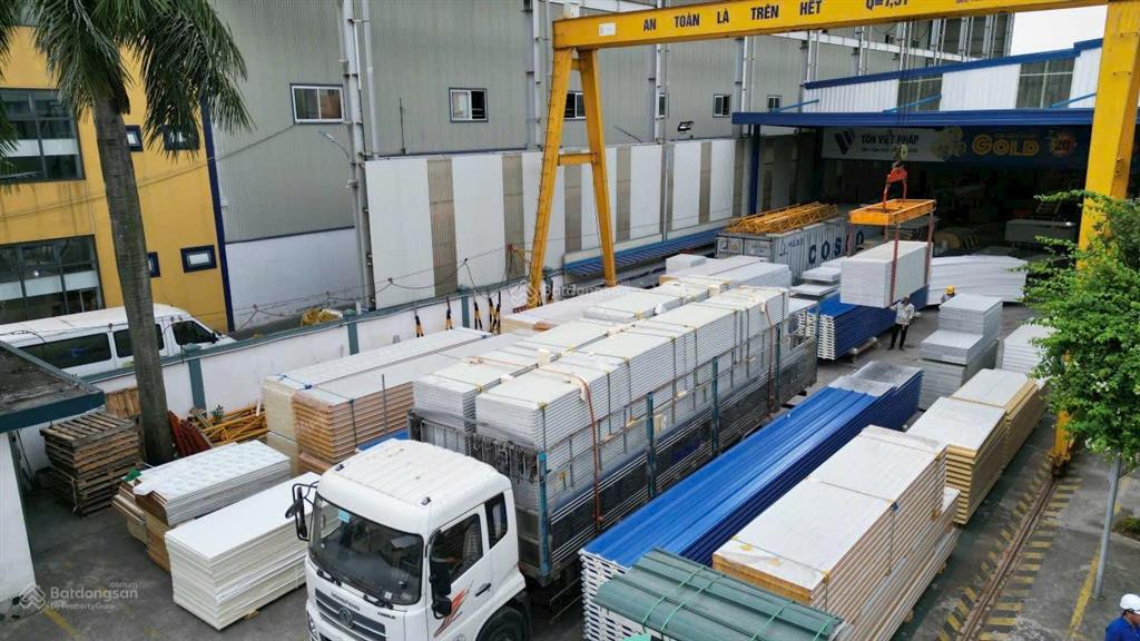 Chính chủ , cần chuyển nhượng 5000m2 kho xưởng nhà máy hoạt động sẵn  thanh trì  hà nội