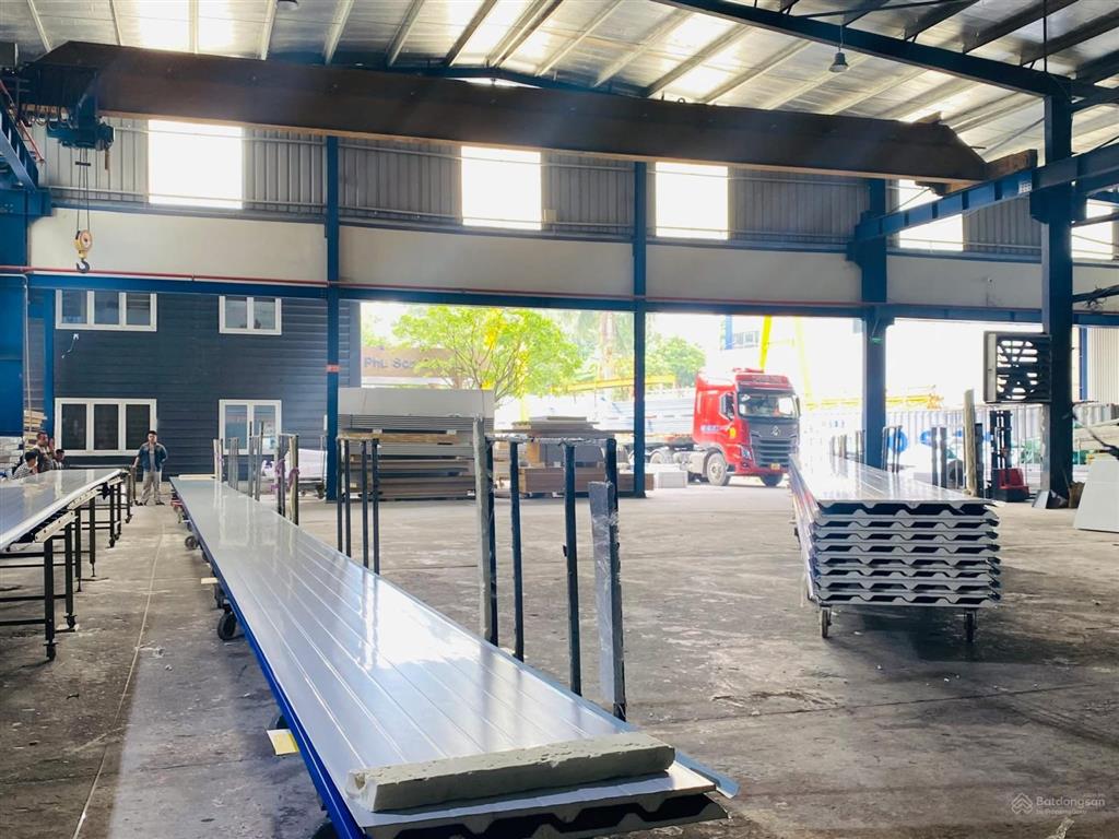 Chính chủ , cần chuyển nhượng 5000m2 kho xưởng nhà máy hoạt động sẵn  thanh trì  hà nội