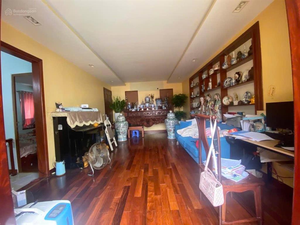 Biệt thự gỗ lim  sân vườn đẳng cấp  3km cầu thăng long