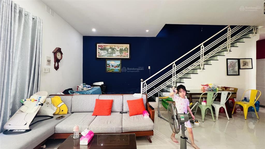 Siêu rẻ nhà trung tâm 3 mặt tiền  ngang 7 mét