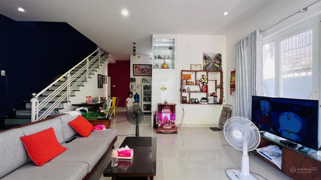 Siêu rẻ nhà trung tâm 3 mặt tiền  ngang 7 mét