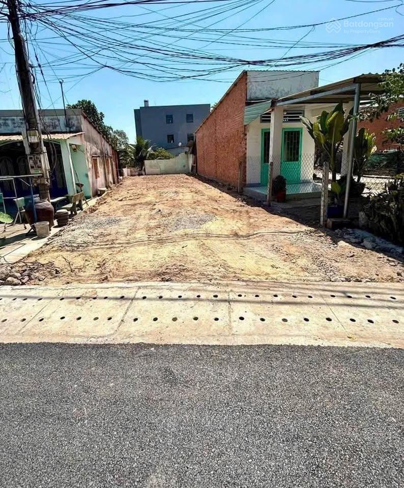 Chỉ 1 tỷ có lô đất đường nguyễn văn khạ, 120m2 thổ cư, shr, mặt tiền đường nhựa.