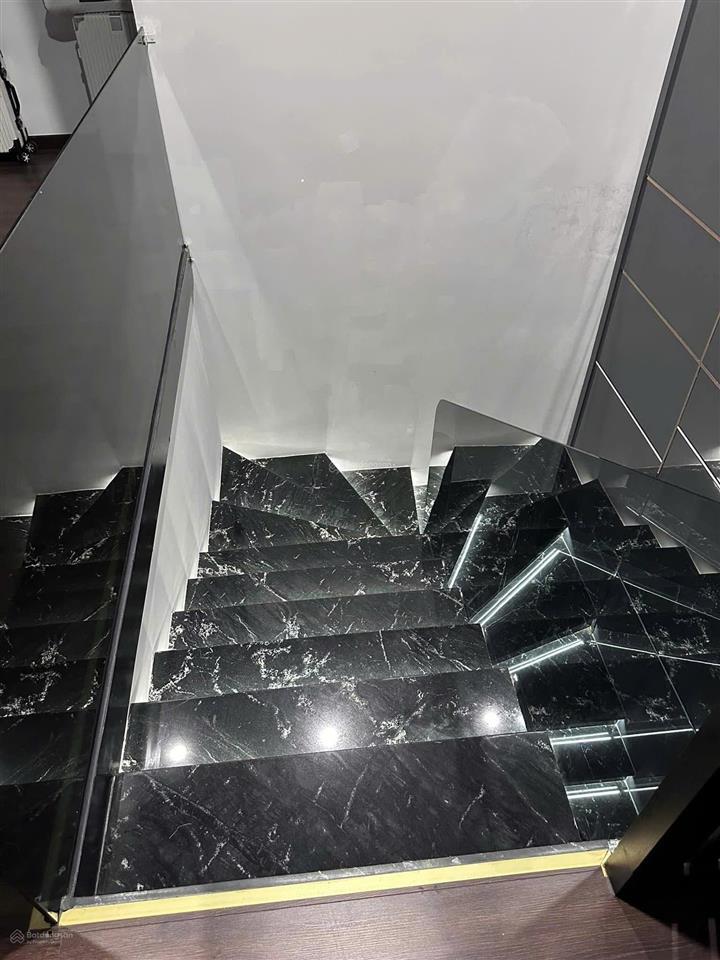 Bán căn penthouse 3n3wc  tòa az lâm viên 191m ful nt giá 17.7 tỷ (chuẩn giá)