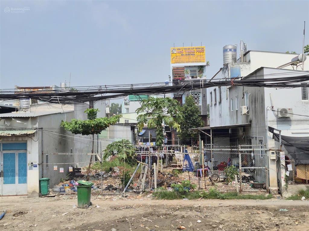 Giáp tên lửa  đất nền 186m2 ngay mặt tiền