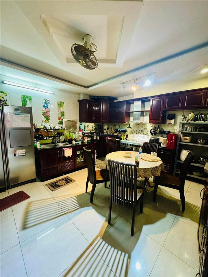Khu bàn cờ tân phú mặt tiền chính chủ lâu đời nhà 5 tầng.