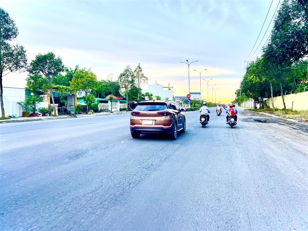 Hàng hiếm mặt tiền âu cơ cần thơ, đất đẹp kèm nhà cấp 4, chỉ 5,5 tỷ