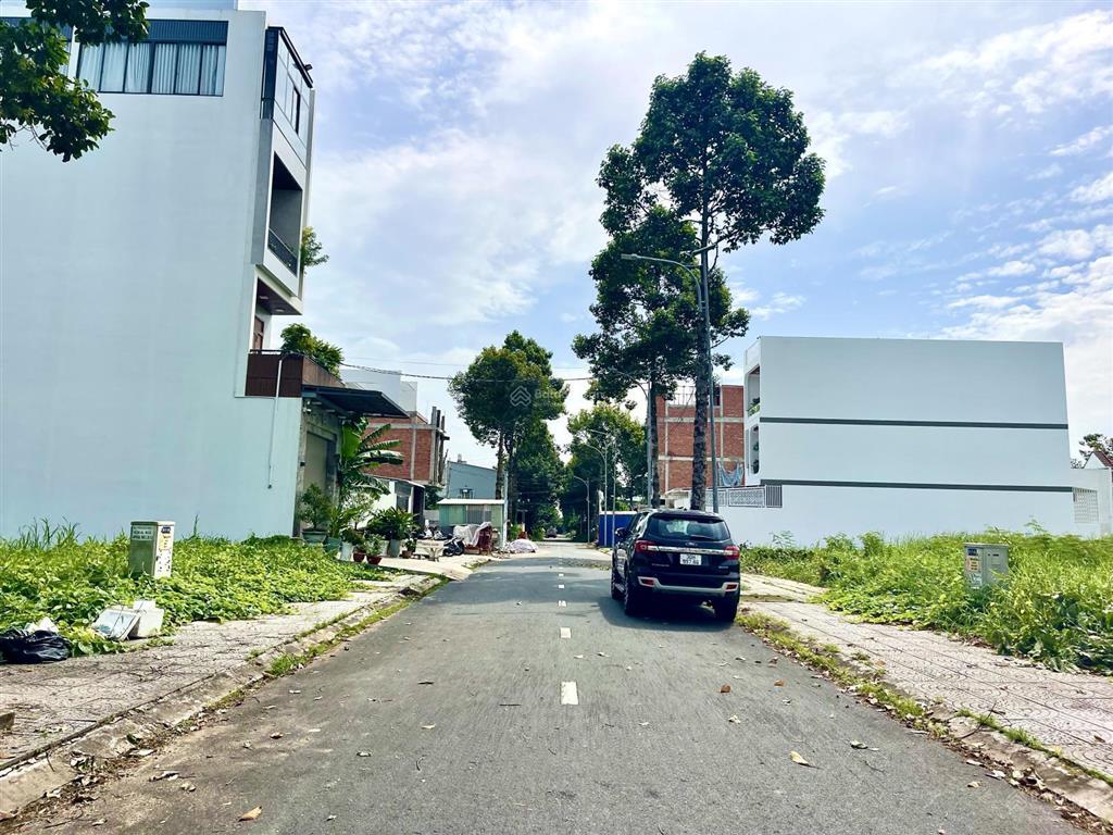 Nền 1 tỷ 800 triệu, quá rẻ kdc ngân thuận, gần quảng trường công viên ngay trung tâm các tiện ích