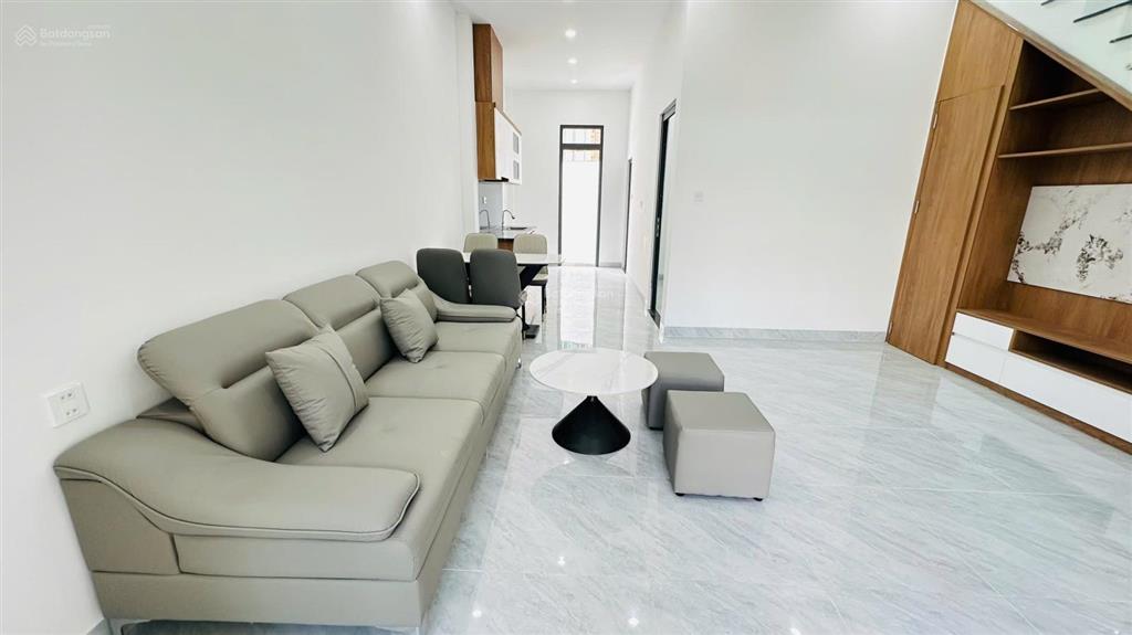 Nhà mới diên lạc sổ hồng hoàn công dt 72m2