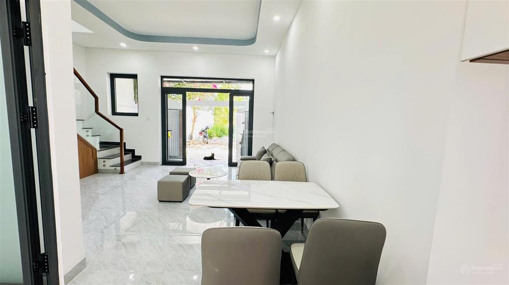 Nhà mới diên lạc sổ hồng hoàn công dt 72m2