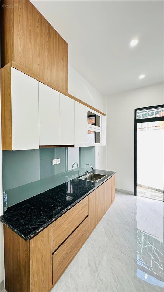 Nhà mới diên lạc sổ hồng hoàn công dt 72m2