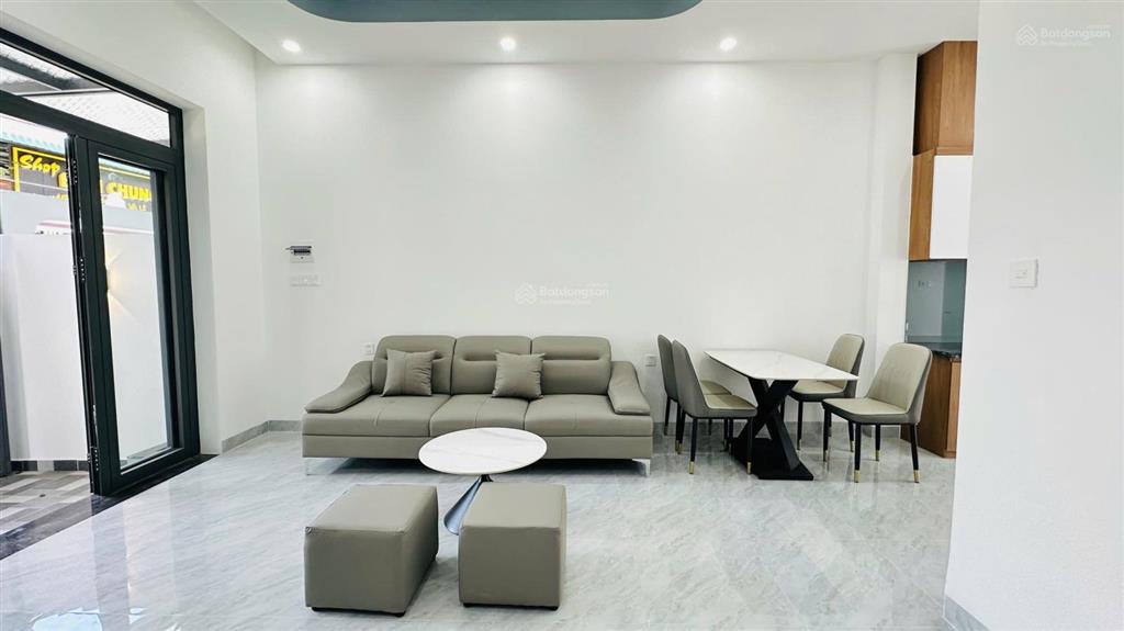 Nhà mới diên lạc sổ hồng hoàn công dt 72m2